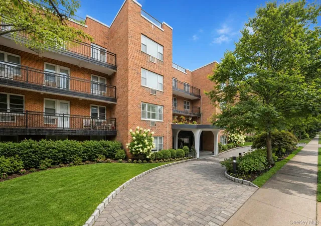 Photo 1 of Sale Pending at 25 Chapel Pl #3H, North Hempstead, NY 11021 | MLS# 1033946 | Listing updated on 2026-08-17