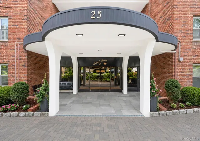 Photo 2 of Sale Pending at 25 Chapel Pl #3H, North Hempstead, NY 11021 | MLS# 1033946 | Listing updated on 2026-08-17
