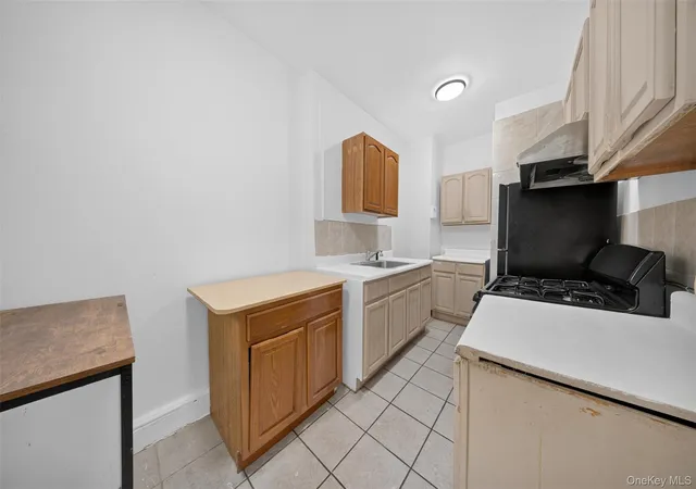 Listing Photo 5 - Condo for sale in building located at 144-44 Sanford Ave, New York, NY 11355 - Unit #1H