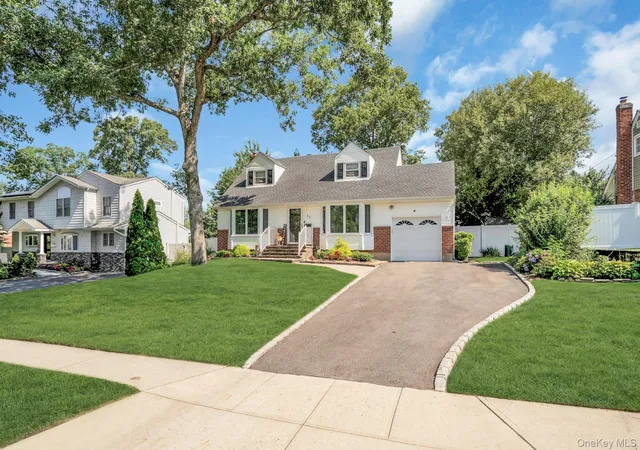 Photo 2 of Single family home for sale at 43 Genesee Dr, Smithtown, NY 11725 | MLS# 1033951 | Listing updated on 2026-09-27