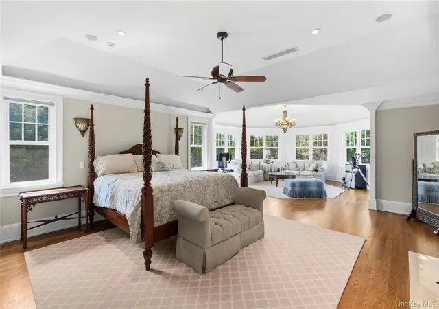 Photo 3 of Single family home for sale at 19 Jagger Ln, Southampton, NY 11977 | MLS# 1033957 | Listing updated on 2026-08-21