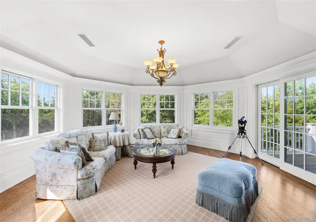 Photo 4 of Single family home for sale at 19 Jagger Ln, Southampton, NY 11977 | MLS# 1033957 | Listing updated on 2026-08-21
