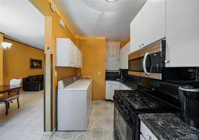 Listing Photo 4 - Condo for sale in building located at 2015 Himrod St, New York, NY 11385