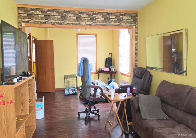 Photo 3 of Single family home for sale at 5 Highland Ave, Mount Hope, NY 10963 | MLS# 1033975 | Listing updated on 2026-09-22