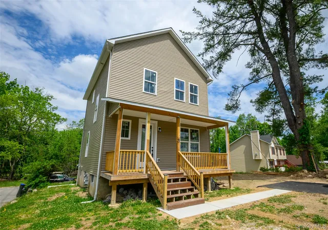 Photo 3 of Single family home for sale at 81 Silver Lake Sctn Rd, Middletown, NY 10940 | MLS# 1033977 | Listing updated on 2026-10-03