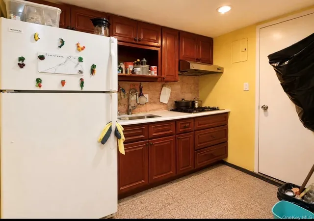 Photo 4 of Condo for sale at 10421 39th Avenue #211C, New York, NY 11368 | MLS# 1033979 | Listing updated on 2026-08-04
