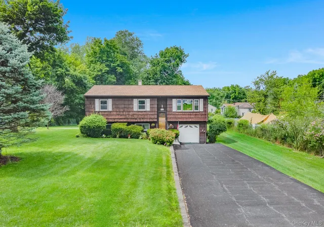 Photo 1 of Single family home for sale at 26 Bowdoin Ln, Wappinger, NY 12590 | MLS# 1033993 | Listing updated on 2026-10-03