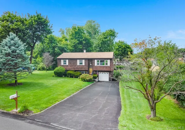 Photo 3 of Single family home for sale at 26 Bowdoin Ln, Wappinger, NY 12590 | MLS# 1033993 | Listing updated on 2026-10-03