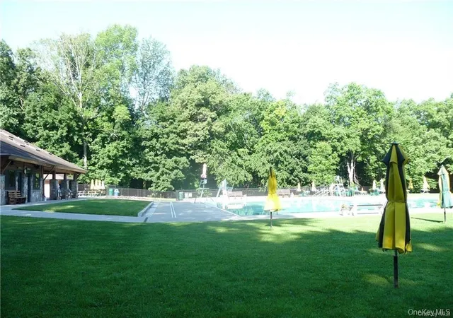 26th image of 5 Hampton Pl, Bedford, NY 10536 | MLS# 1033996
