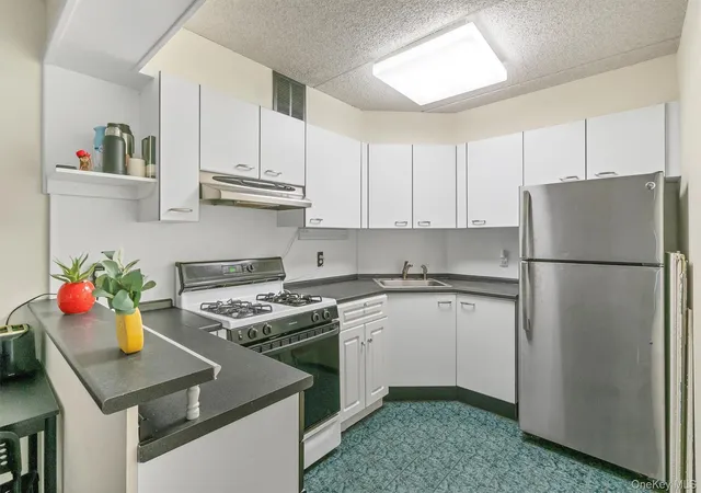 3rd image of 703 Pelham #301, New Rochelle, NY 10805 | MLS# 1034001