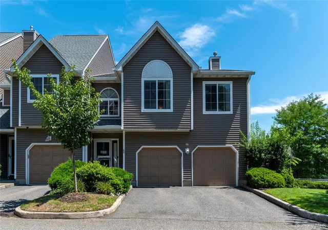 Photo 3 of Condo for sale at 45 Eagle Ridge Way, Clarkstown, NY 10954 | MLS# 1034003 | Listing updated on 2026-08-21