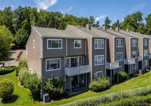 Photo 4 of Condo for sale at 45 Eagle Ridge Way, Clarkstown, NY 10954 | MLS# 1034003 | Listing updated on 2026-08-21