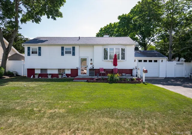 Photo 1 of Sale Pending at 2707 Gull Ave, Brookhaven, NY 11763 | MLS# 1034005 | Listing updated on 2026-09-08