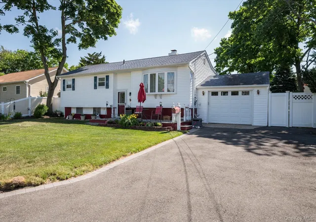 Photo 2 of Sale Pending at 2707 Gull Ave, Brookhaven, NY 11763 | MLS# 1034005 | Listing updated on 2026-09-08