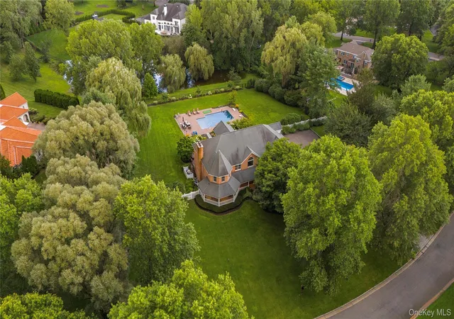 39th image of 17 Hunt Ct, Oyster Bay, NY 11545 | MLS# 1034020