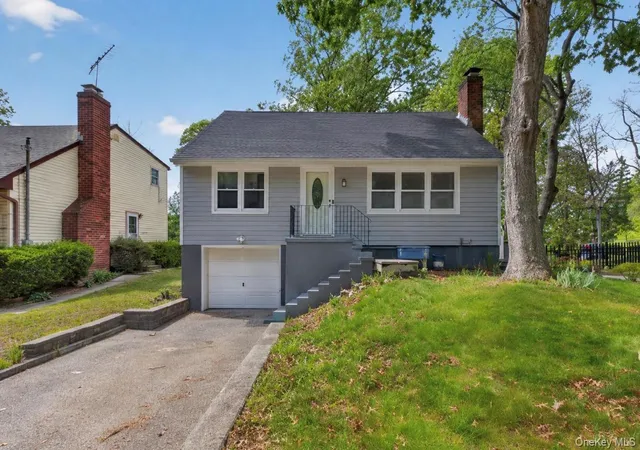 1st image of 15 Bergen Ct, Huntington, NY 11746 | MLS# 1034026