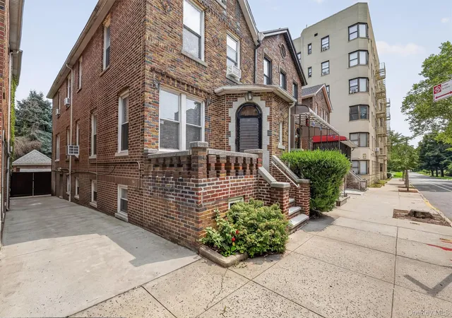 3rd image of 2218 Holland Ave, New York, NY 10467 | MLS# 1034028