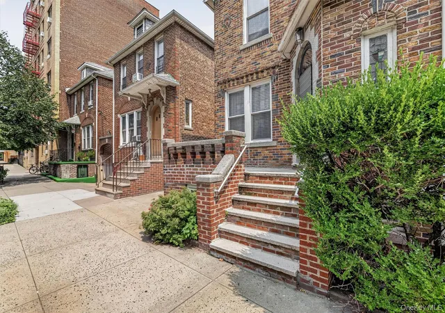 4th image of 2218 Holland Ave, New York, NY 10467 | MLS# 1034028