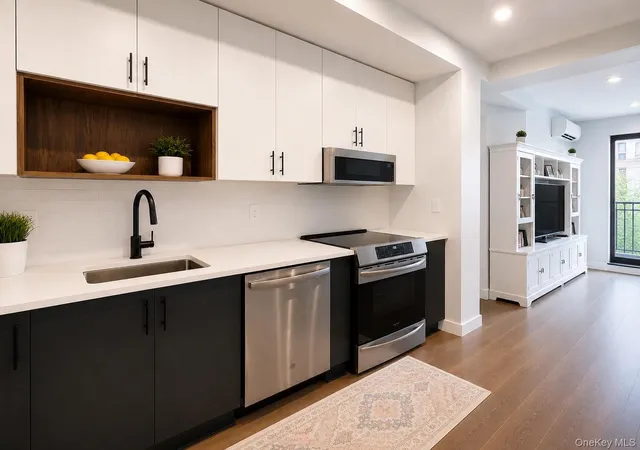 Photo 2 of Single family home for sale at 511 Evergreen Ave #2D, New York, NY 11221 | MLS# 1034032 | Listing updated on 2026-08-23