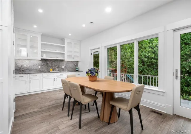 Photo 3 of Sale Pending at 10 Wildwood Rd, Mamaroneck, NY 10538 | MLS# 1034061 | Listing updated on 2026-10-01