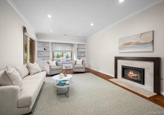 Photo 3 of Sale Pending at 10 Wildwood Rd, Mamaroneck, NY 10538 | MLS# 1034061 | Listing updated on 2026-10-01