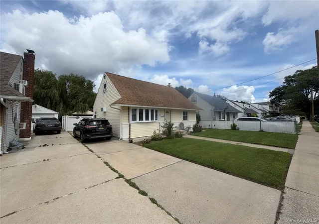 Photo 2 of Single family home for sale at 1556 Adams St, Hempstead, NY 11003 | MLS# 1034086 | Listing updated on 2026-08-04