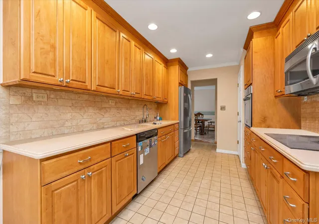 Photo 2 of Sale Pending at 20 Lillian St, Brookhaven, NY 11776 | MLS# 1034140 | Listing updated on 2026-08-26