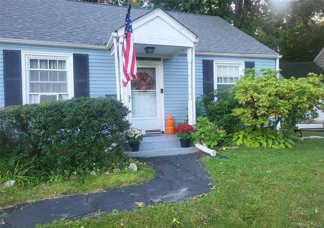 Photo 3 of Single family home for sale at 3 Vanamee St, Newburgh (city), NY 12550 | MLS# 1034149 | Listing updated on 2026-10-08