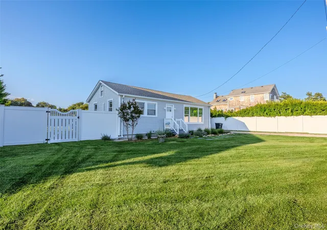 Photo 3 of Sale Pending at 7 Laura Lee Dr, Brookhaven, NY 11934 | MLS# 1034161 | Listing updated on 2026-09-07