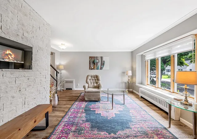 5th image of 236 36Th St, Babylon, NY 11757 | MLS# 1034187