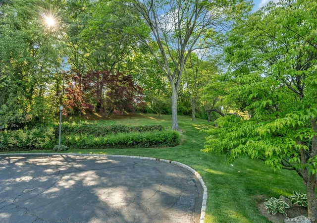 Photo 2 of Condo for sale at 177 Gannet Ct, North Hempstead, NY 11030 | MLS# 1034201 | Listing updated on 2026-08-14
