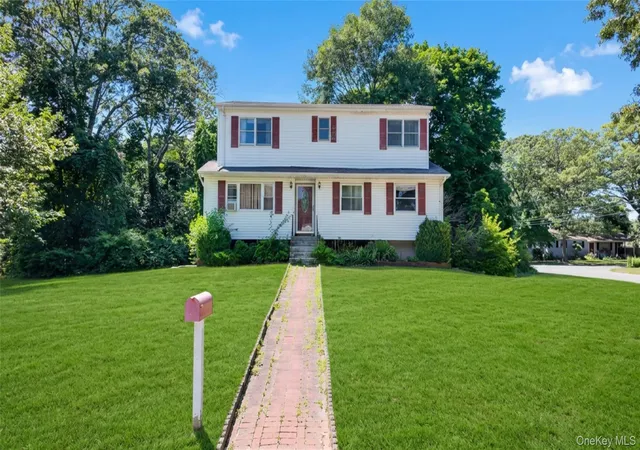 Photo 1 of Single family home for sale at 2 Custom Ln, Brookhaven, NY 11776 | MLS# 1034212 | Listing updated on 2026-09-17