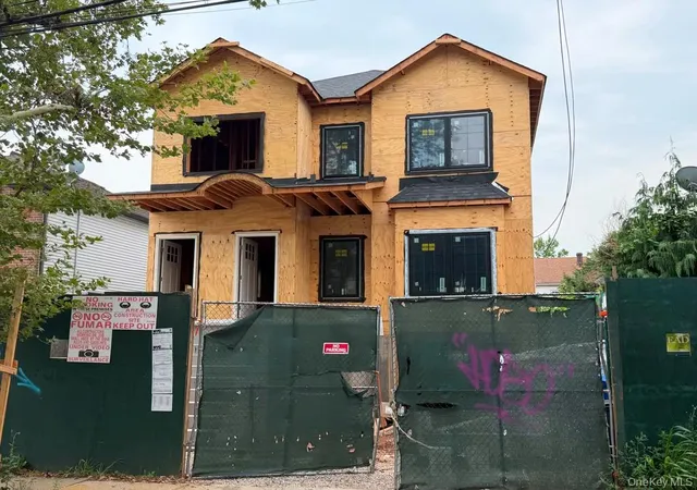 Photo 2 of Multi family home for sale at 132 Hamden Ave, New York, NY 10306 | MLS# 1034217 | Listing updated on 2026-08-04