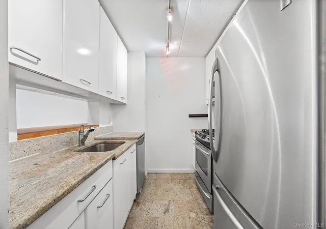 Photo 3 of Condo for sale at 4 Martine Ave #120, White Plains, NY 10606 | MLS# 1034218 | Listing updated on 2026-08-29