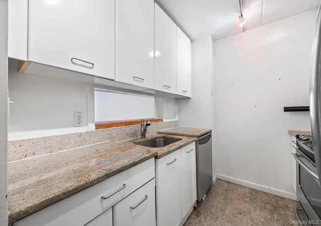Photo 4 of Condo for sale at 4 Martine Ave #120, White Plains, NY 10606 | MLS# 1034218 | Listing updated on 2026-08-29