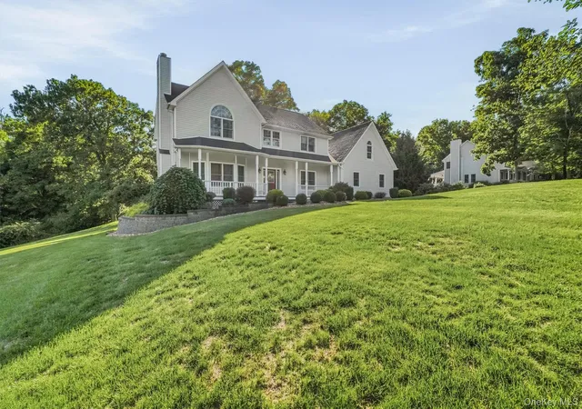 2nd image of 59 Hollyberry Dr, East Fishkill, NY 12533 | MLS# 1034230