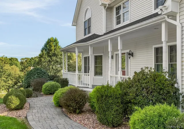 4th image of 59 Hollyberry Dr, East Fishkill, NY 12533 | MLS# 1034230