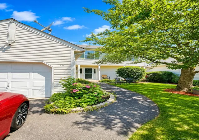 1st image of 19 Helene Cir, Woodbury, NY 10930 | MLS# 1034231