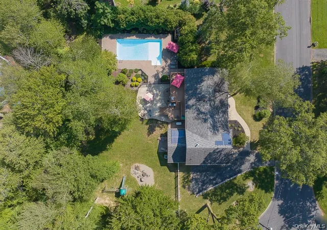 Photo 3 of Sale Pending at 12 Brentwood Dr, Clarkstown, NY 10956 | MLS# 1034232 | Listing updated on 2026-08-24