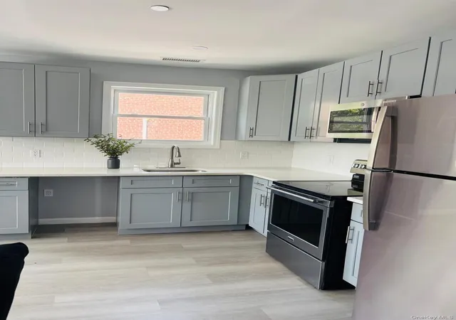 Listing Photo 5 - Condo for sale in building located at 137 S 14th, Mount Vernon, NY 10550