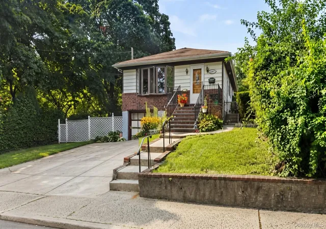 Photo 1 of Sale Pending at 2267 Ludlam Ave, Hempstead, NY 11003 | MLS# 1034243 | Listing updated on 2026-08-31