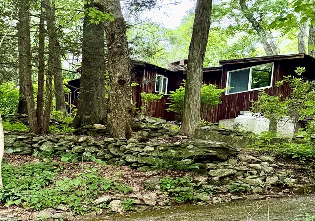 Photo 1 of Sale Pending at 32 Boutonville Rd, Lewisboro, NY 10590 | MLS# 1034248 | Listing updated on 2026-09-01
