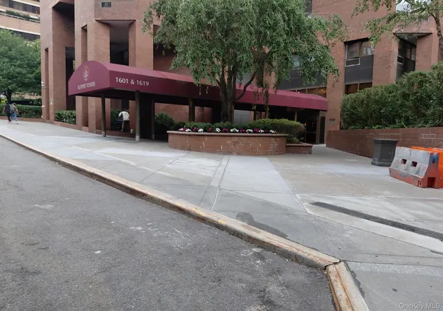 2nd image of 1601 3rd Ave #28C, New York, NY 10128 | MLS# 1034251
