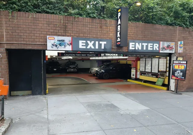 2nd image of 1601 3Rd Ave, New York, NY 10128