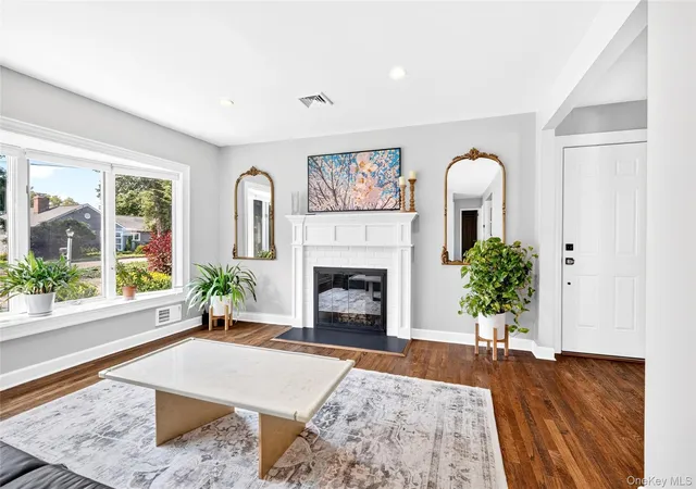 Photo 4 of Sale Pending at 3 Augusta Pl, Greenburgh, NY 10603 | MLS# 1034259 | Listing updated on 2026-08-26
