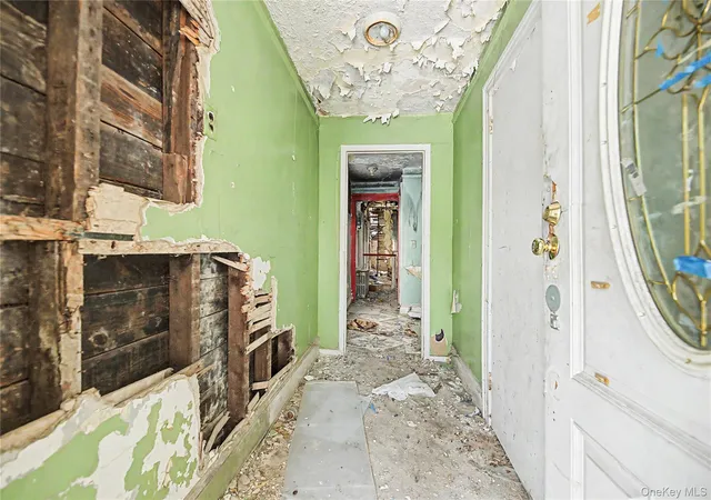 Photo 2 of Single family home for sale at 2923 Bruner Ave, New York, NY 10469 | MLS# 1034277 | Listing updated on 2026-08-04