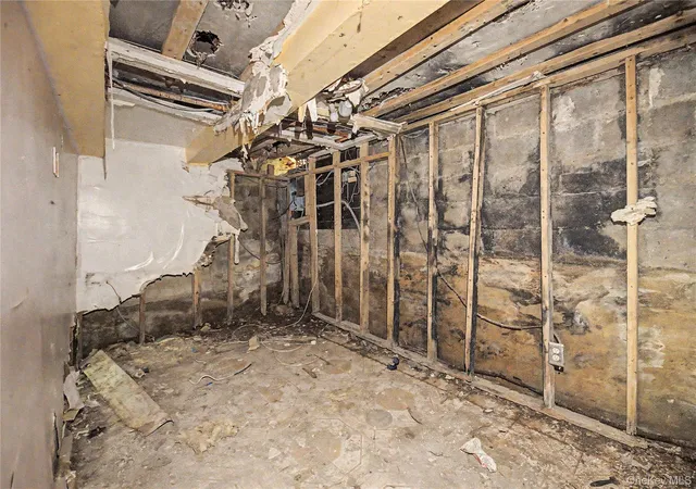 Photo 3 of Single family home for sale at 2923 Bruner Ave, New York, NY 10469 | MLS# 1034277 | Listing updated on 2026-08-04