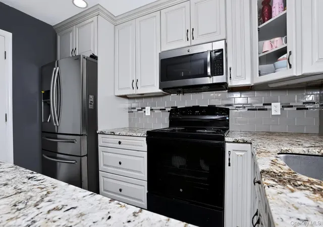 Photo 4 of Sale Pending at 68 Creekside Cir, Ramapo, NY 10977 | MLS# 1034279 | Listing updated on 2026-10-20