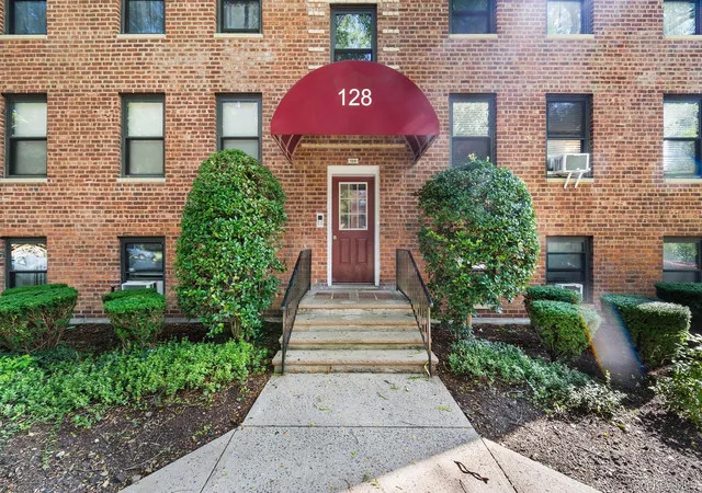 1st image of 128 Richbell Rd #B4, Mamaroneck, NY 10538 | MLS# 1034282