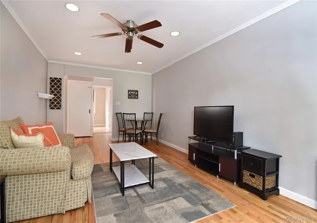 Photo 4 of Sale Pending at 17 Leewood Cir #4R, Eastchester, NY 10709 | MLS# 1034289 | Listing updated on 2026-10-01